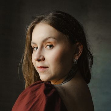 Sofia Liis Liiv (foto autor Kadi Aare) muusik, tantsija ja tantsuõpetaja ja SADU bändi solist.